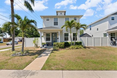 785 52ND AVENUE N ST PETERSBURG FL 33703