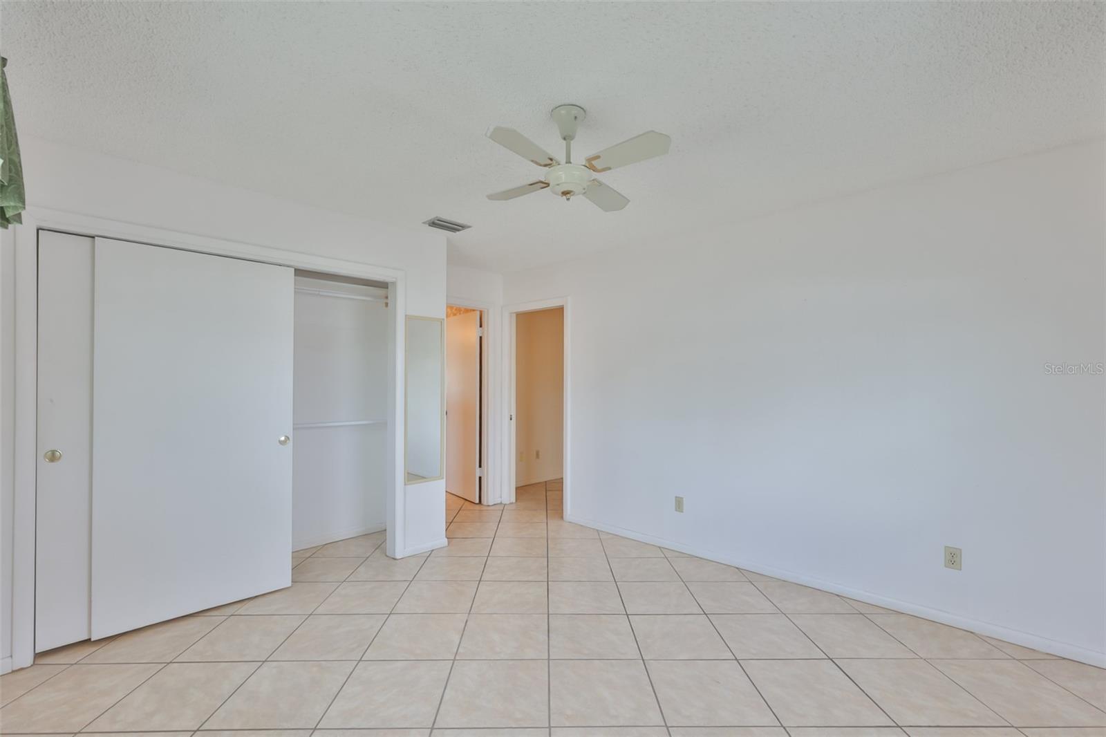 DEL WEBBS SUN CITY FLORIDA UN - Residential
