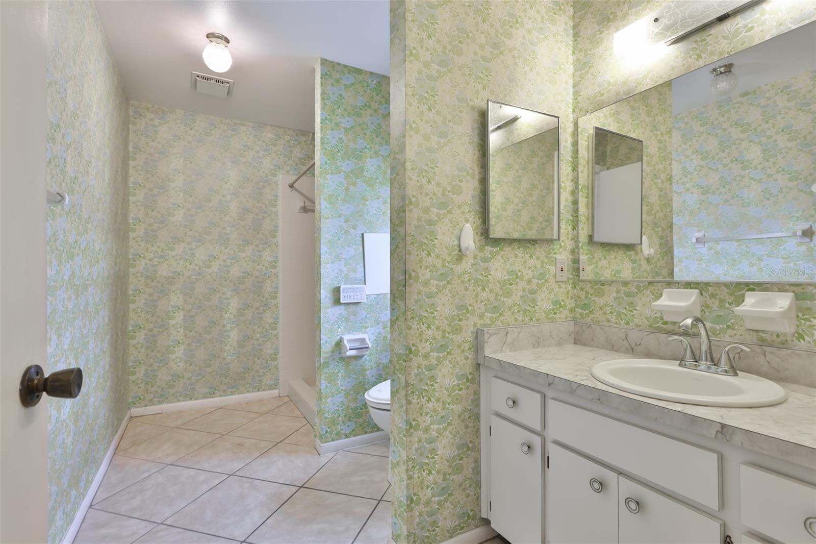 DEL WEBBS SUN CITY FLORIDA UN - Residential