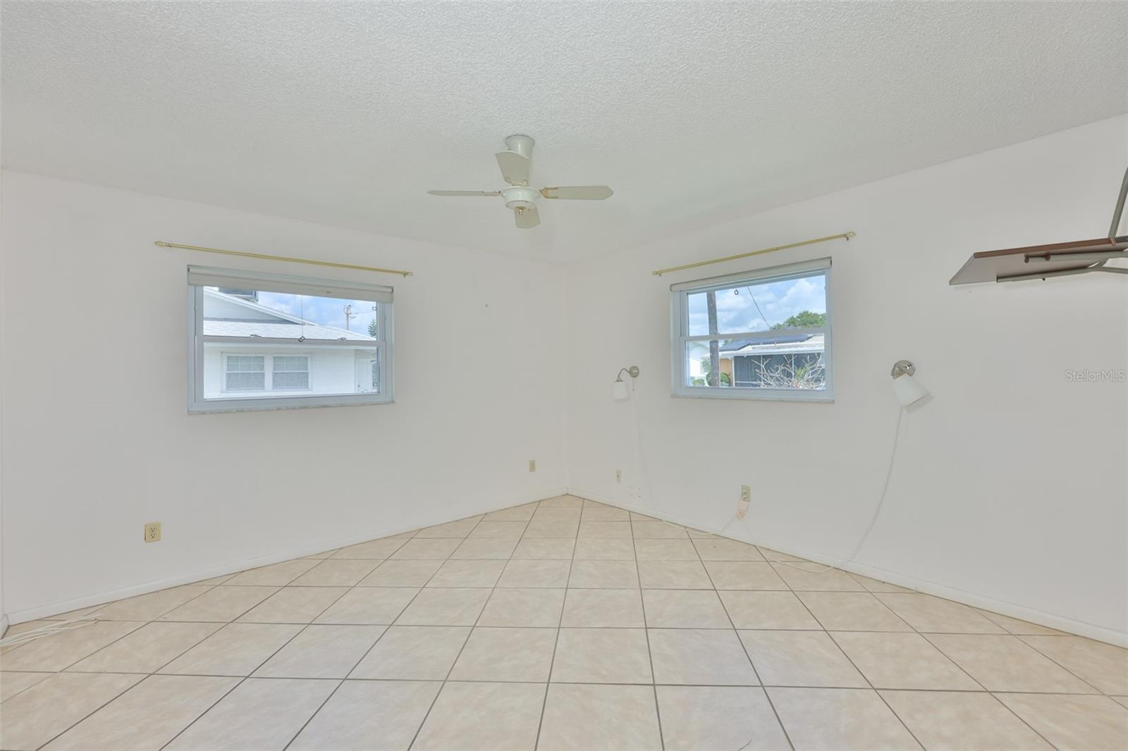 DEL WEBBS SUN CITY FLORIDA UN - Residential