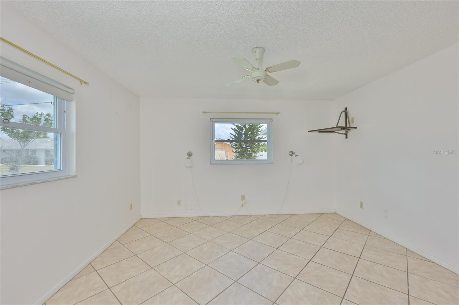 DEL WEBBS SUN CITY FLORIDA UN - Residential