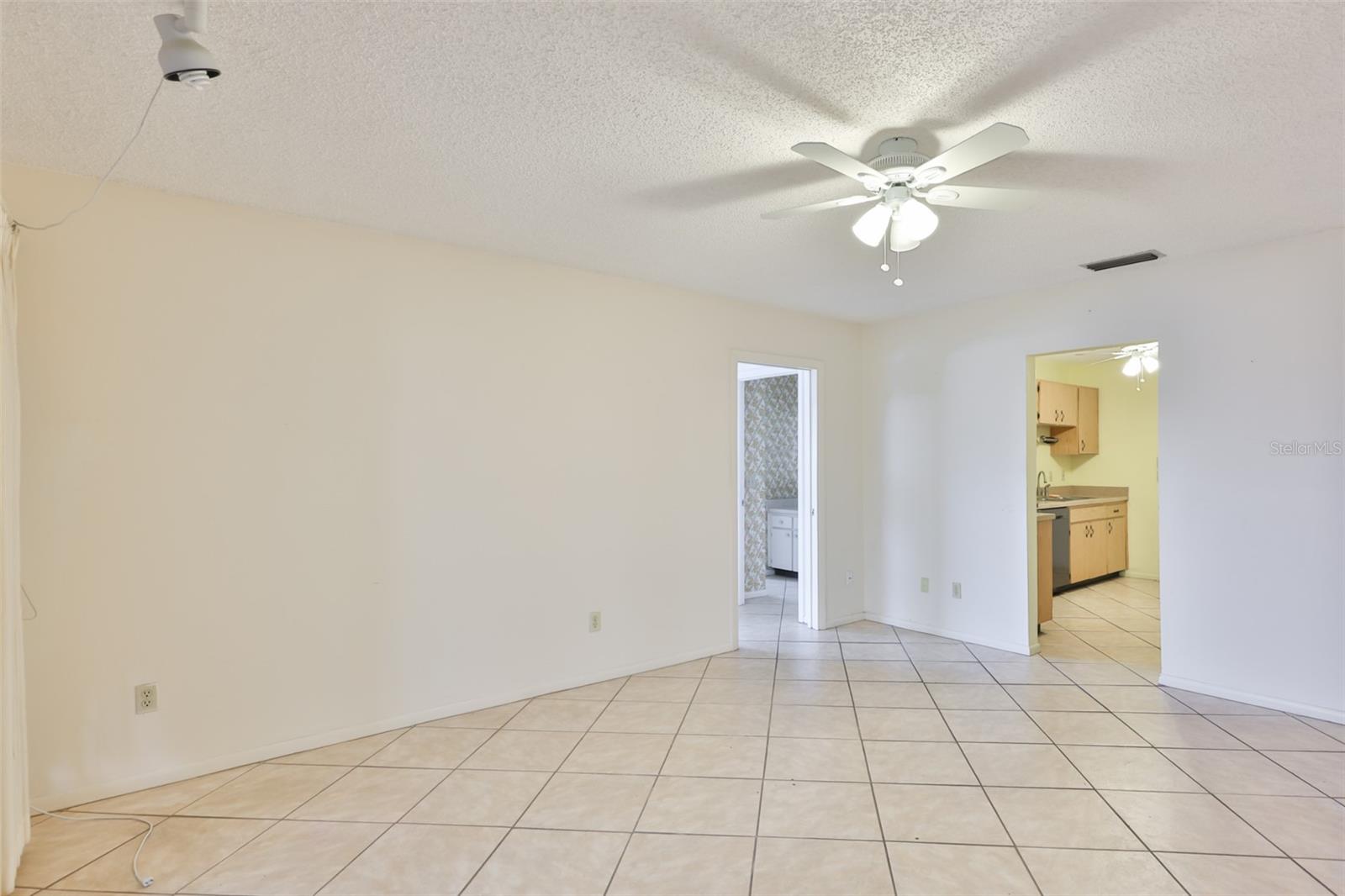 DEL WEBBS SUN CITY FLORIDA UN - Residential