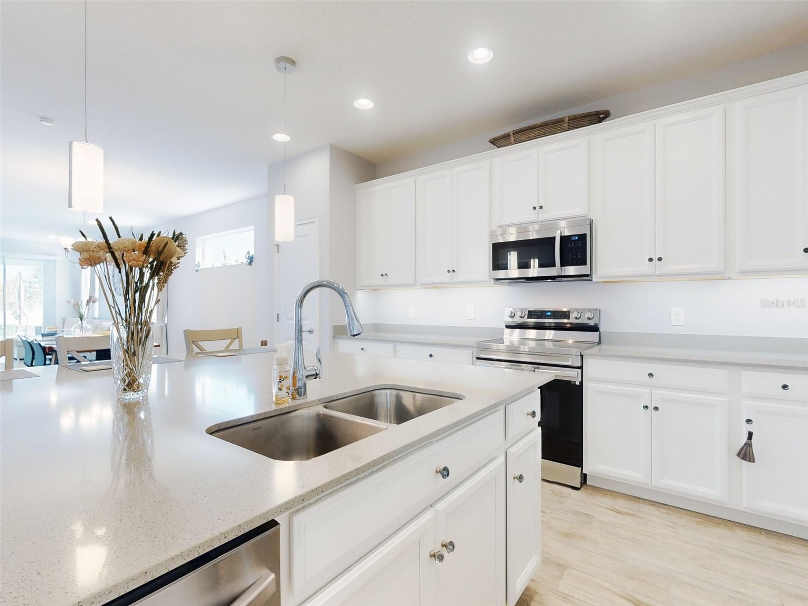 COMPASS LNDG - Residential