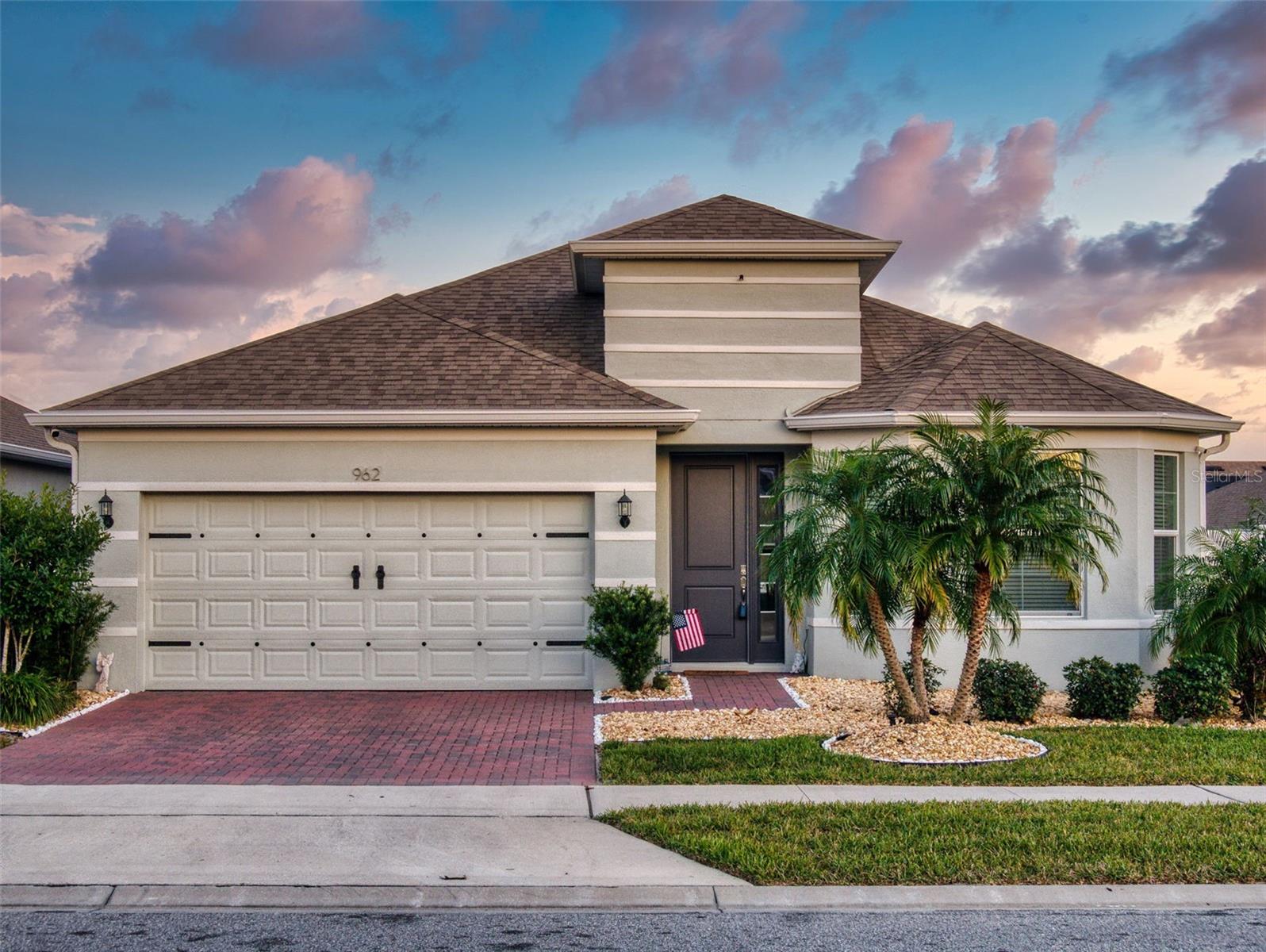 962 COMPASS LANDING DRIVE