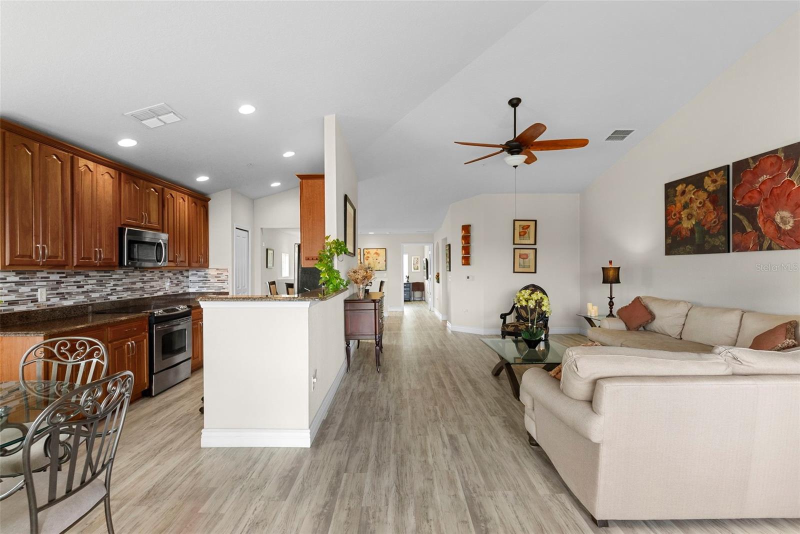 PROMENADE BELLA TRAE PH 15 - Residential