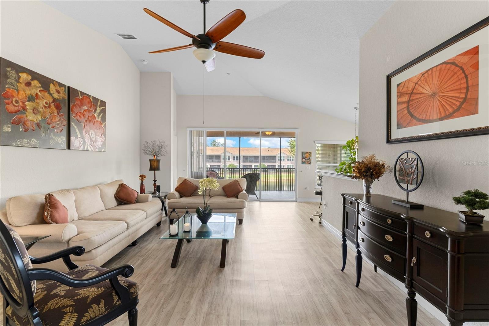 PROMENADE BELLA TRAE PH 15 - Residential