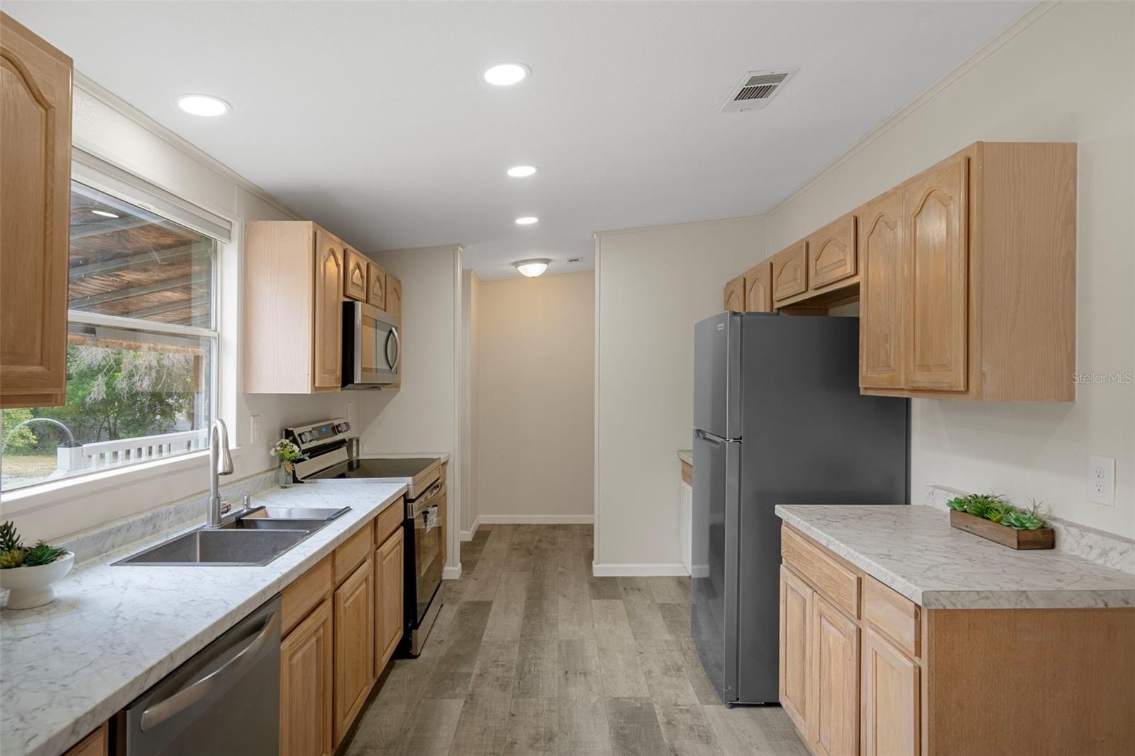 LEISURE HILLS SUB - Residential