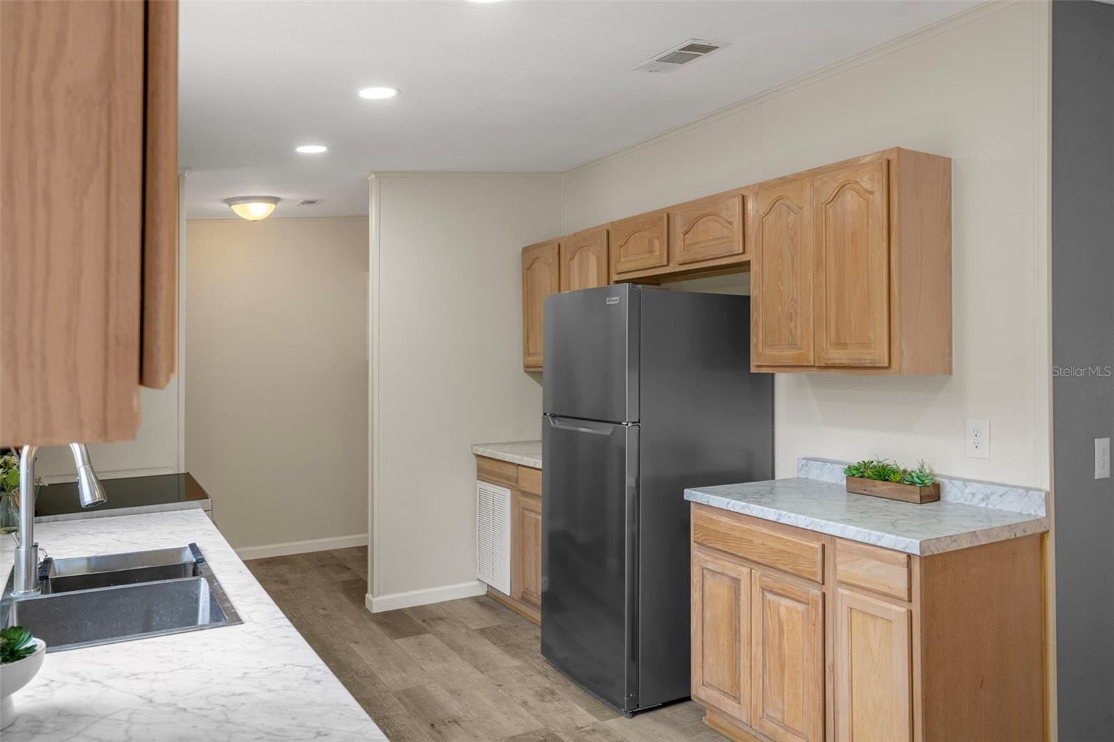 LEISURE HILLS SUB - Residential