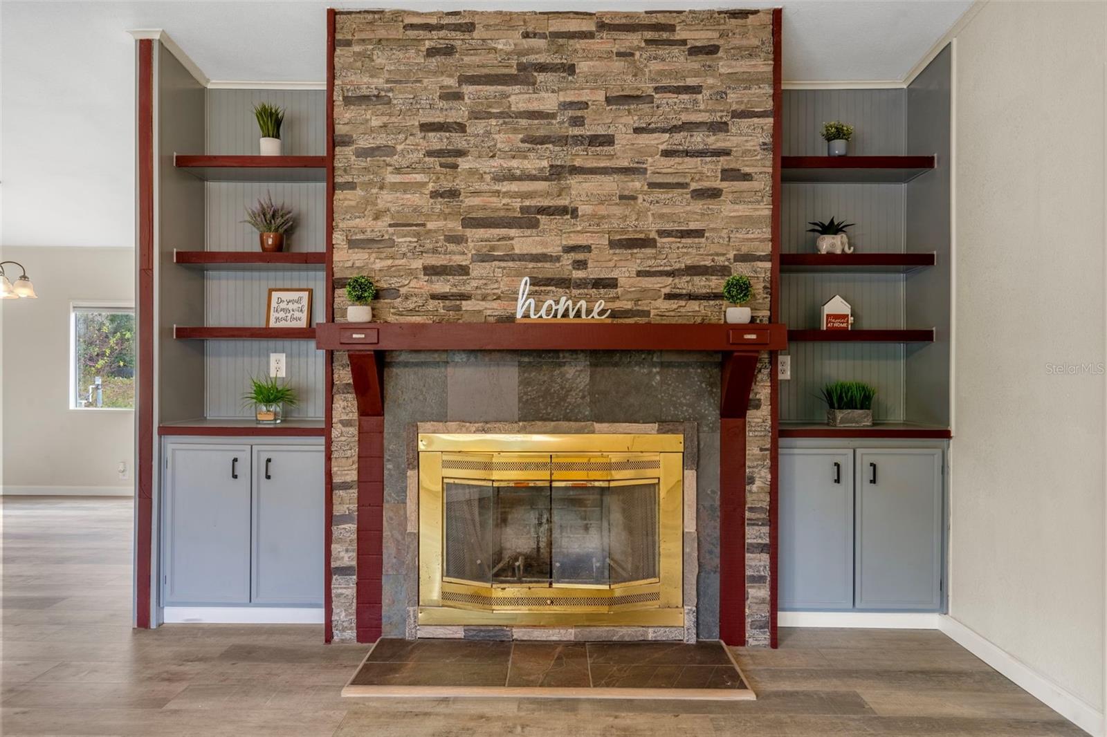 LEISURE HILLS SUB - Residential