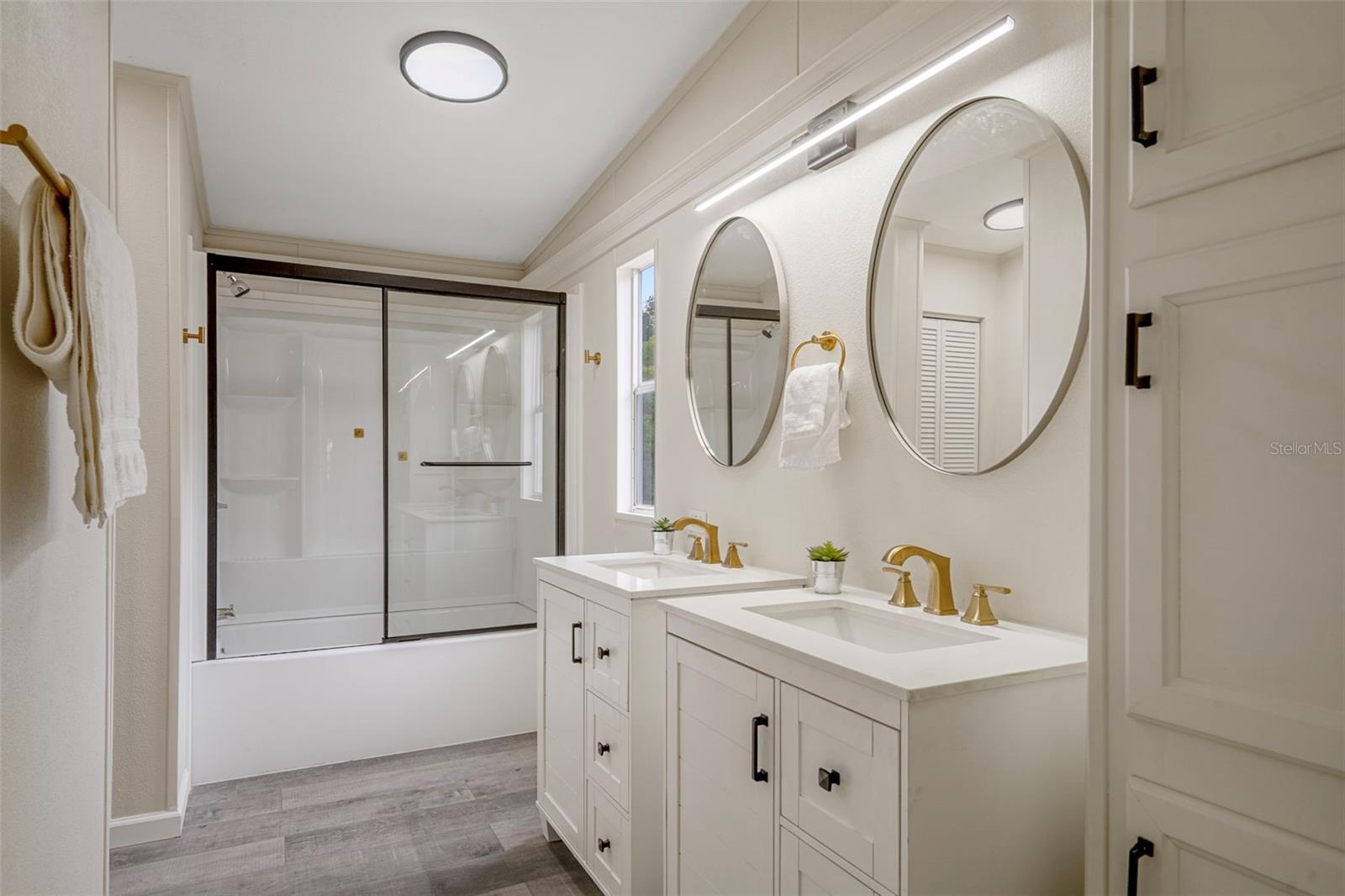 LEISURE HILLS SUB - Residential