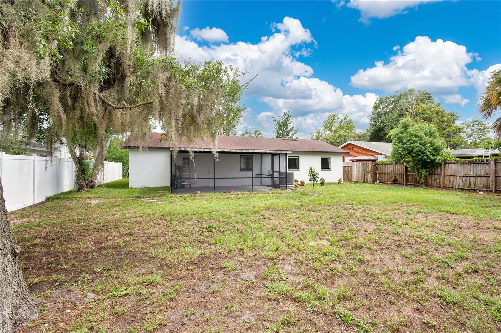 RIDGE HIGH 1ST ADD - Residential Lease