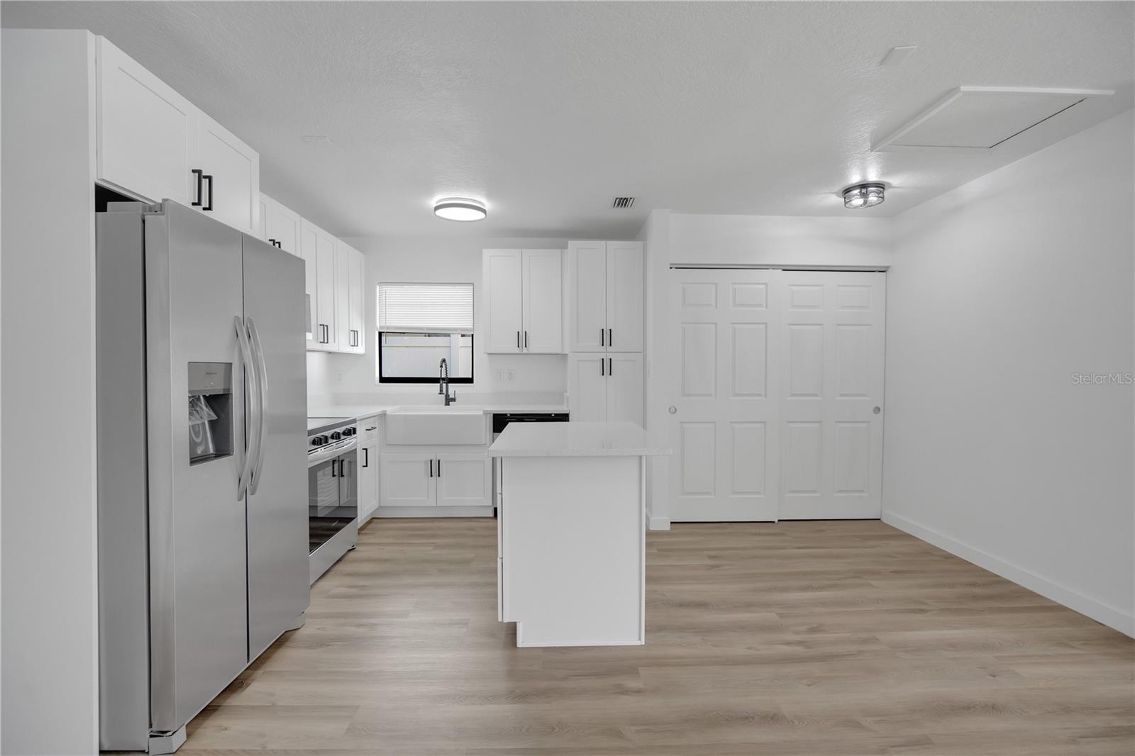 RIDGE HIGH 1ST ADD - Residential Lease