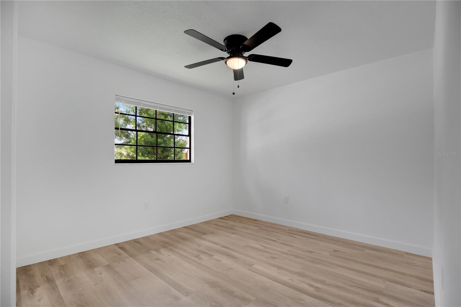 RIDGE HIGH 1ST ADD - Residential Lease