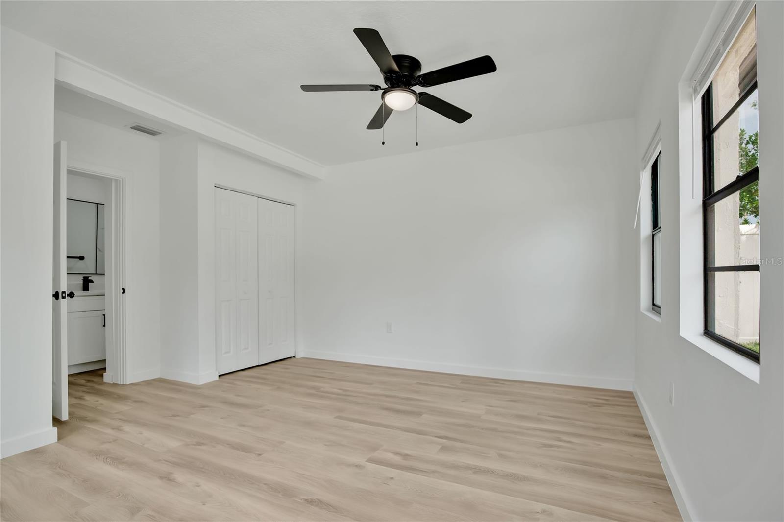 RIDGE HIGH 1ST ADD - Residential Lease