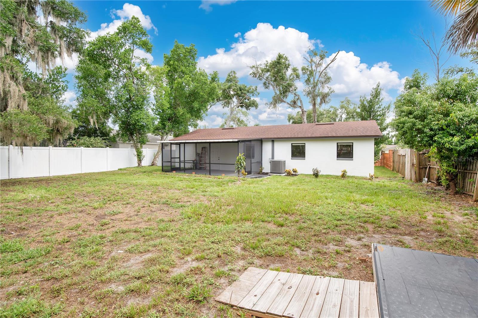 RIDGE HIGH 1ST ADD - Residential Lease