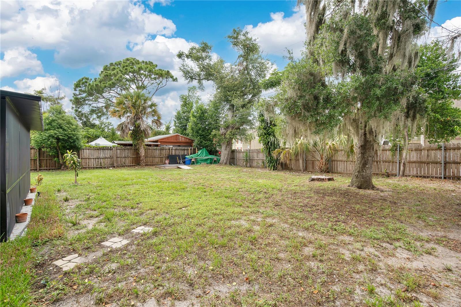 RIDGE HIGH 1ST ADD - Residential Lease