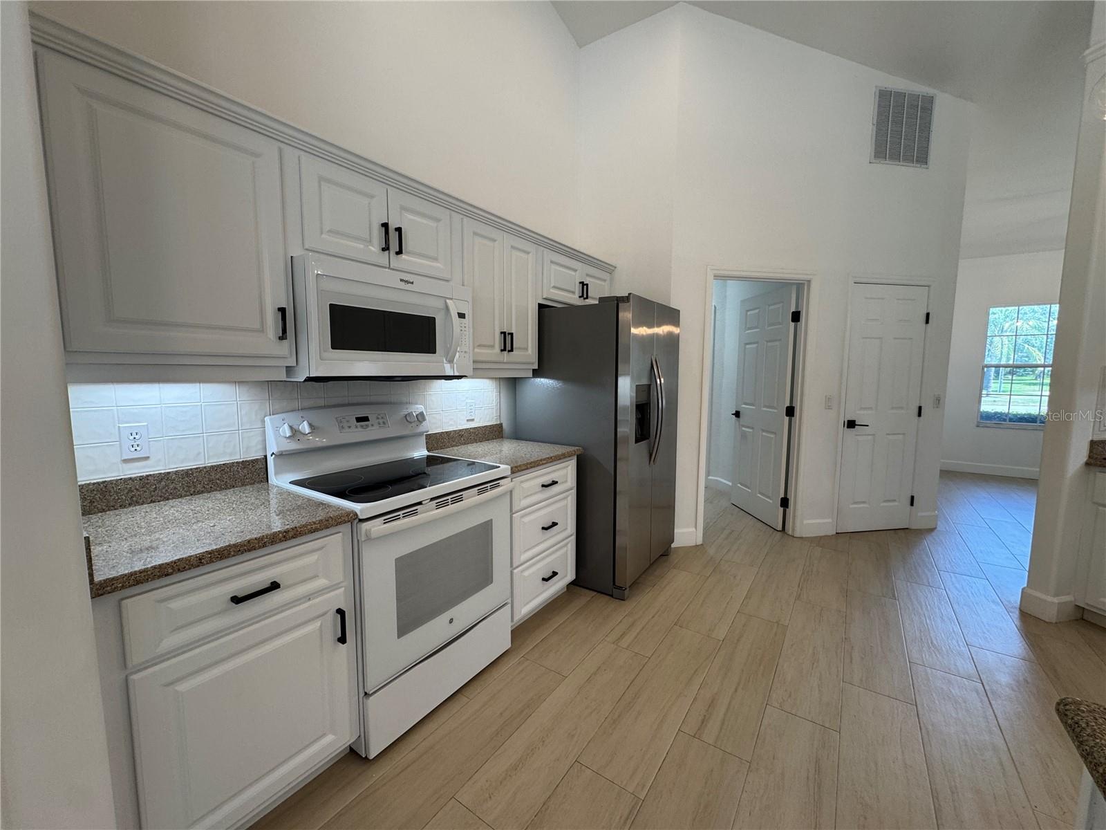 GOLDEN HILLS TURF & COUNTRY CLUB - Residential Lease