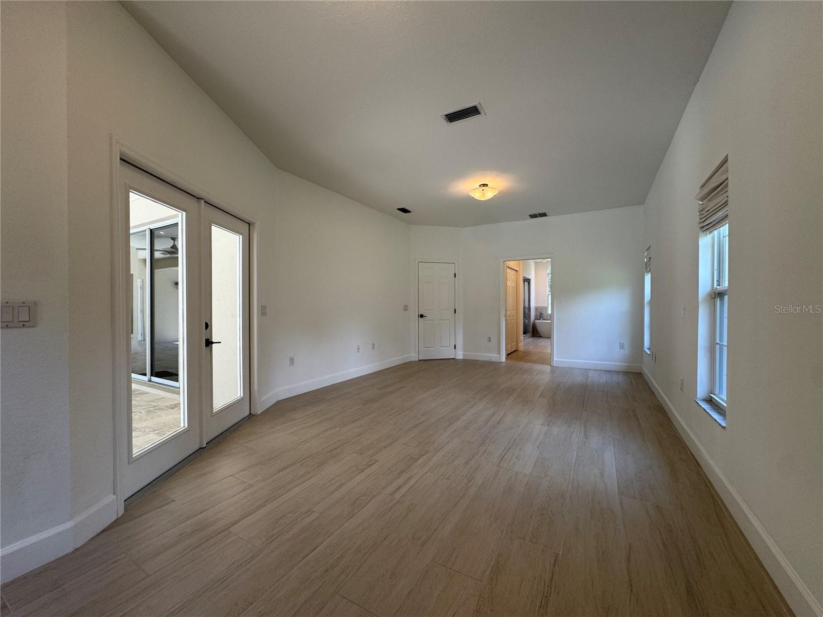 GOLDEN HILLS TURF & COUNTRY CLUB - Residential Lease