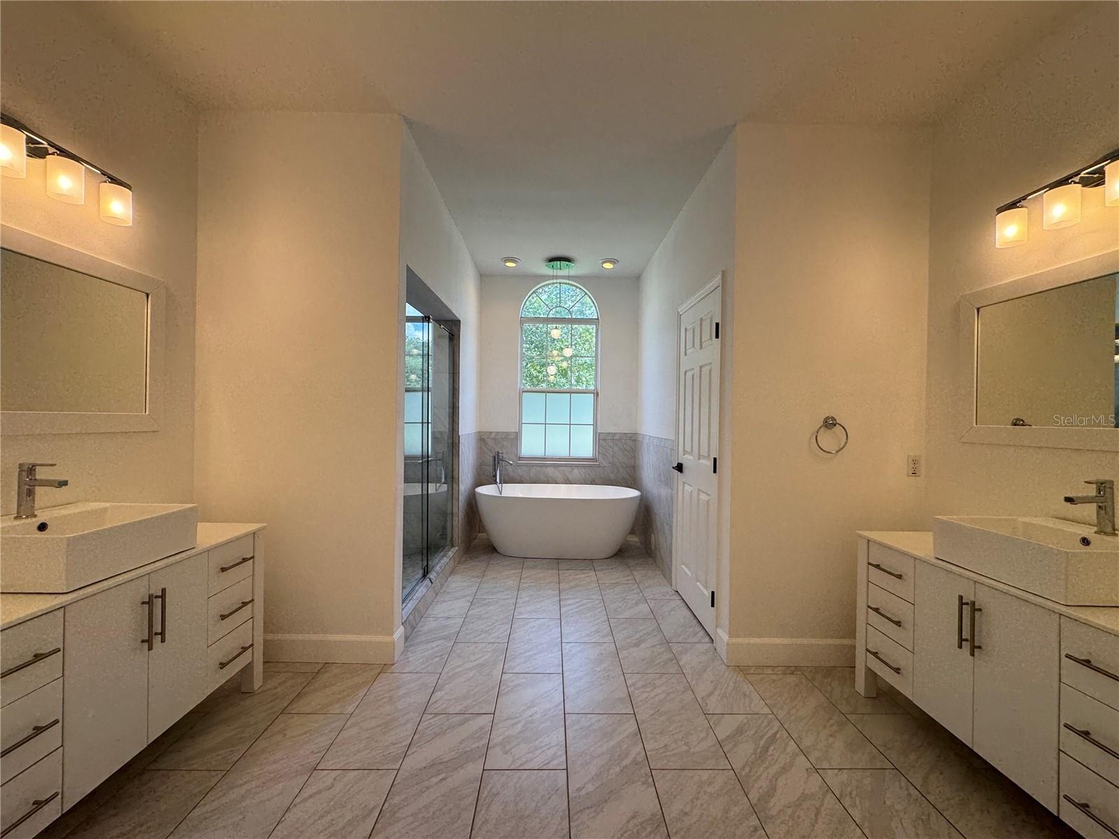 GOLDEN HILLS TURF & COUNTRY CLUB - Residential Lease