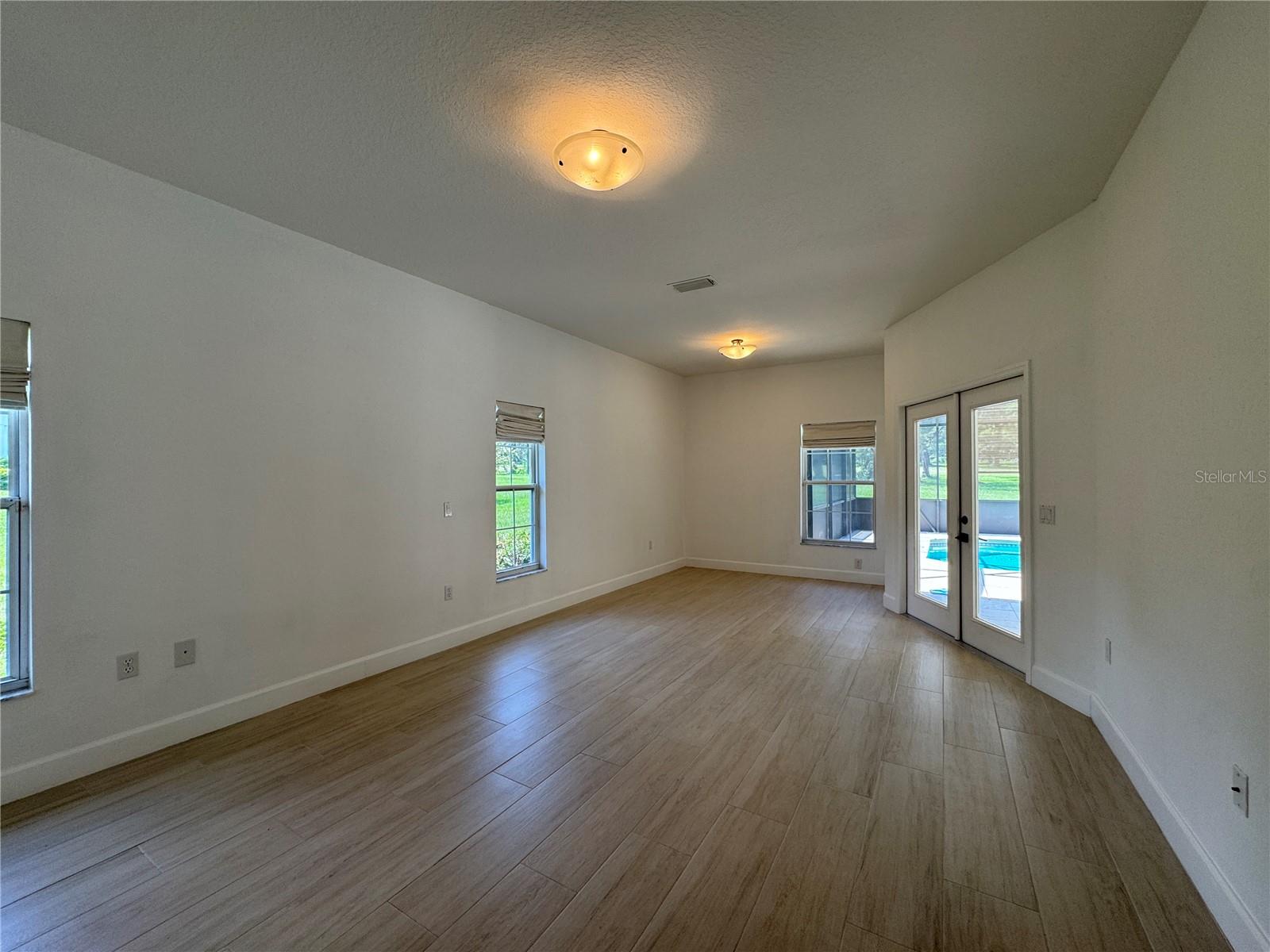 GOLDEN HILLS TURF & COUNTRY CLUB - Residential Lease