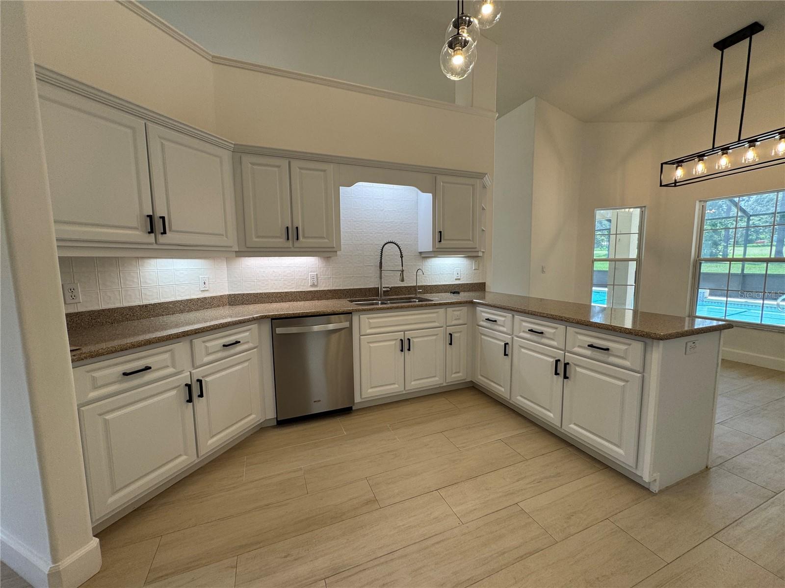 GOLDEN HILLS TURF & COUNTRY CLUB - Residential Lease