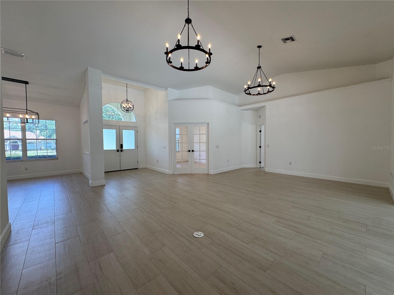 GOLDEN HILLS TURF & COUNTRY CLUB - Residential Lease