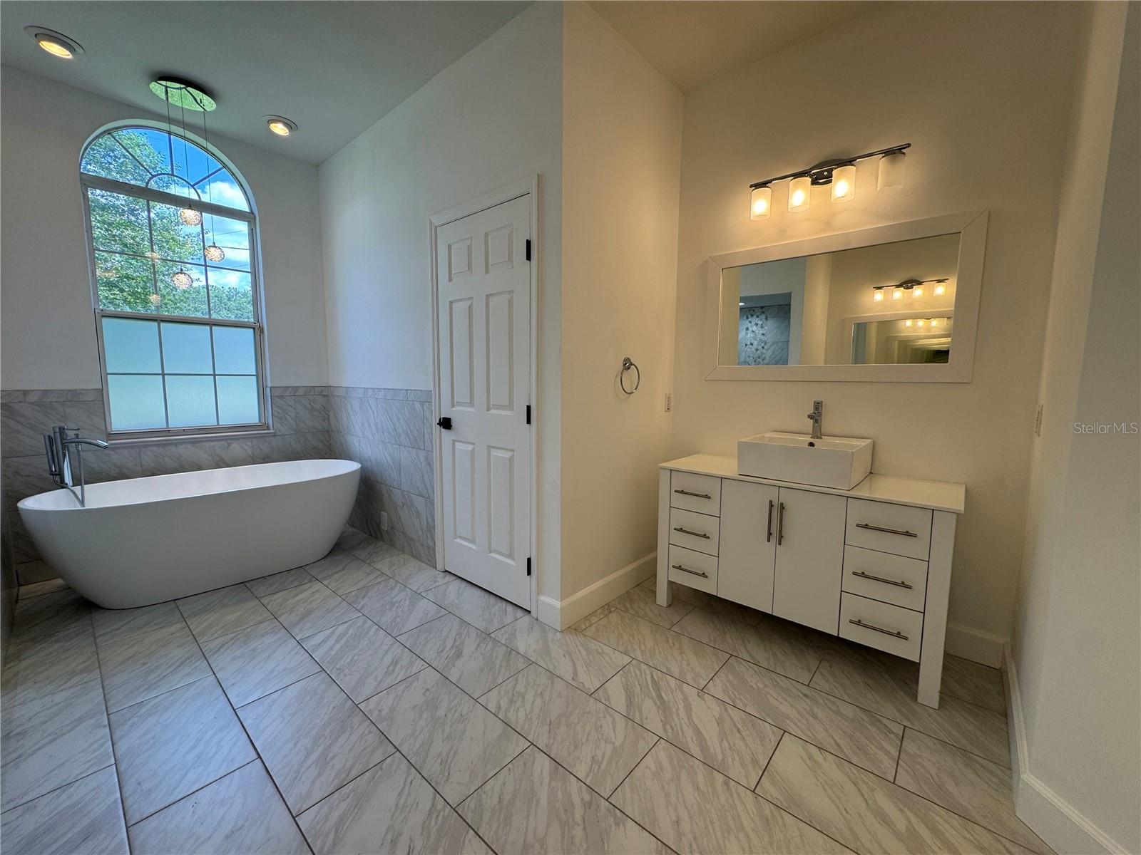 GOLDEN HILLS TURF & COUNTRY CLUB - Residential Lease