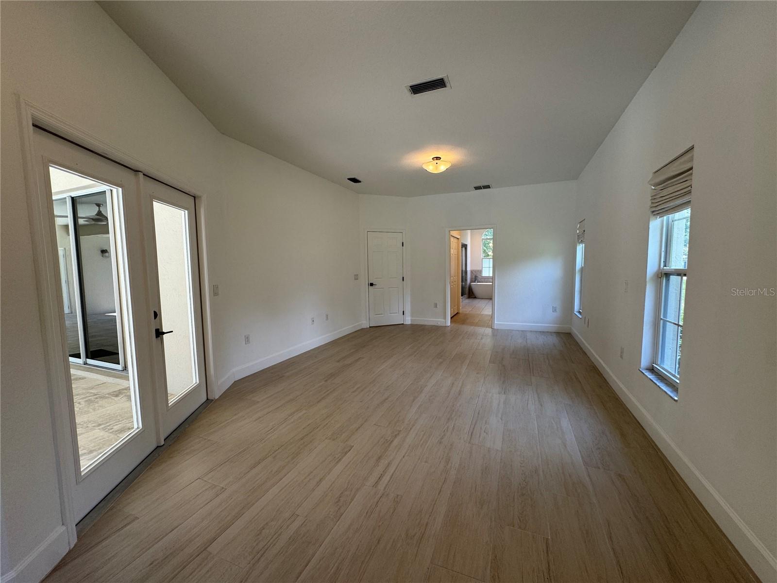 GOLDEN HILLS TURF & COUNTRY CLUB - Residential Lease