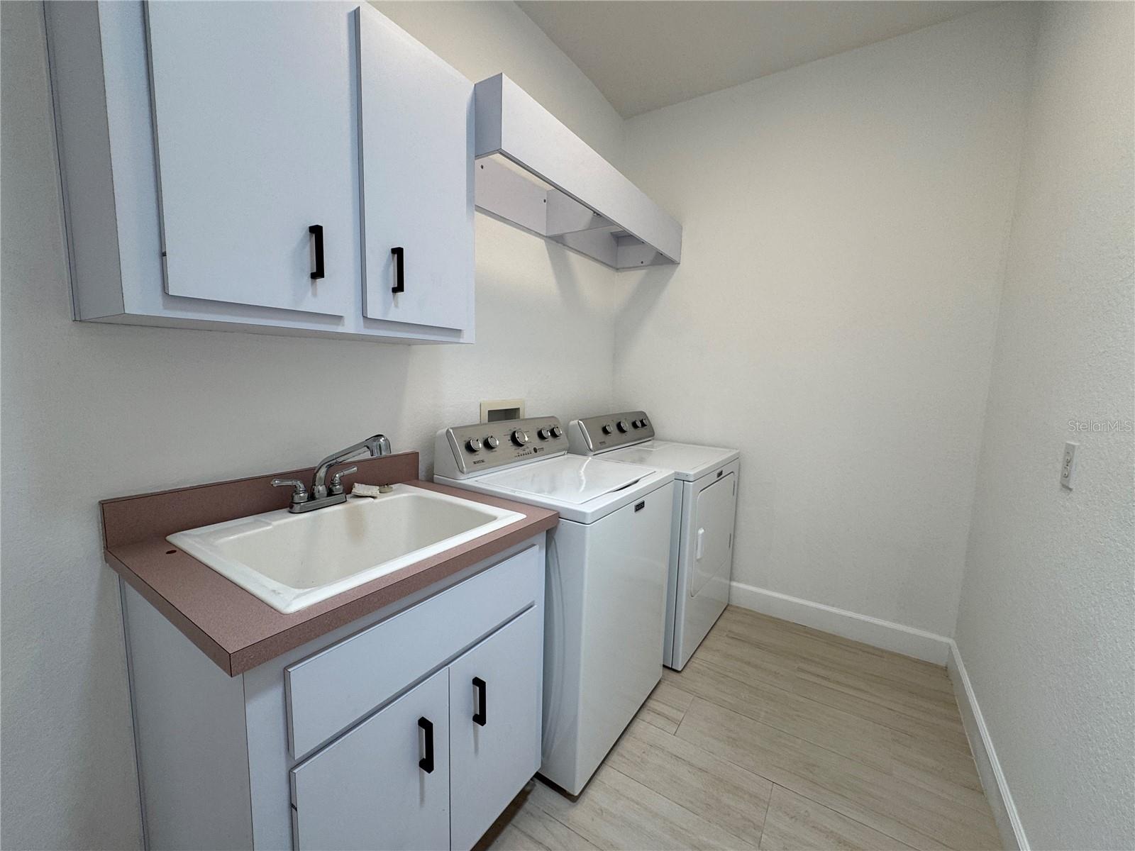 GOLDEN HILLS TURF & COUNTRY CLUB - Residential Lease