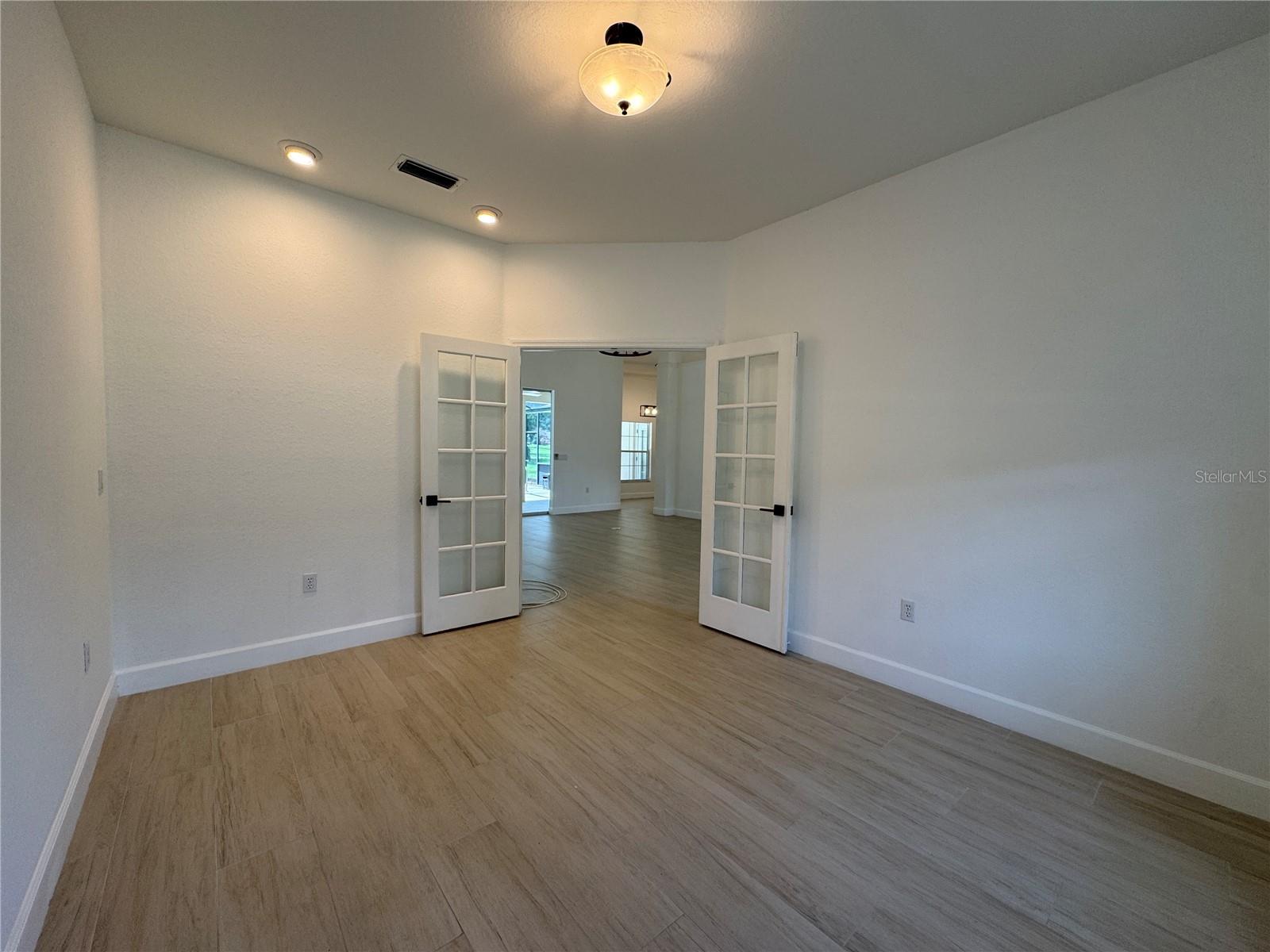 GOLDEN HILLS TURF & COUNTRY CLUB - Residential Lease