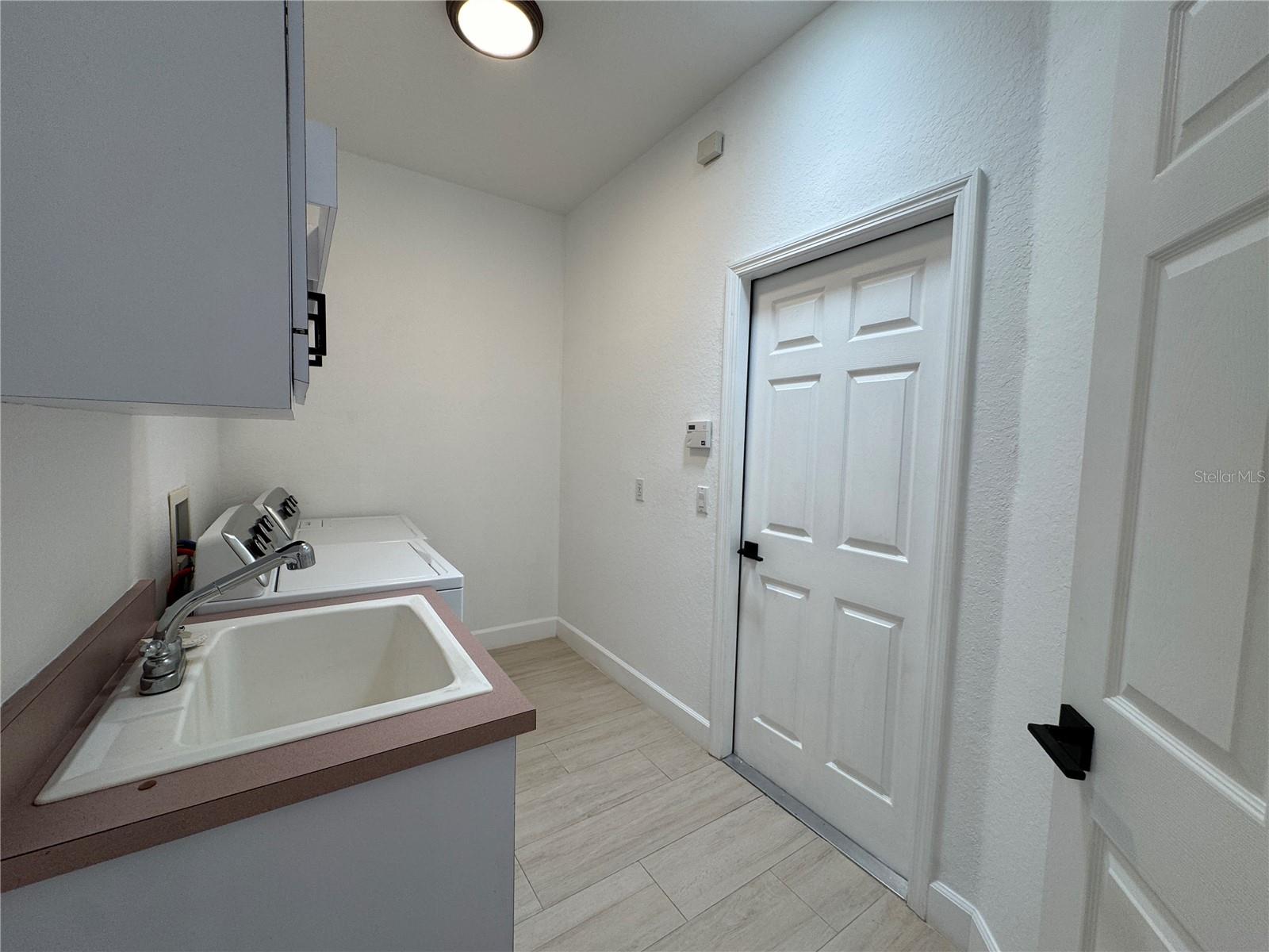 GOLDEN HILLS TURF & COUNTRY CLUB - Residential Lease