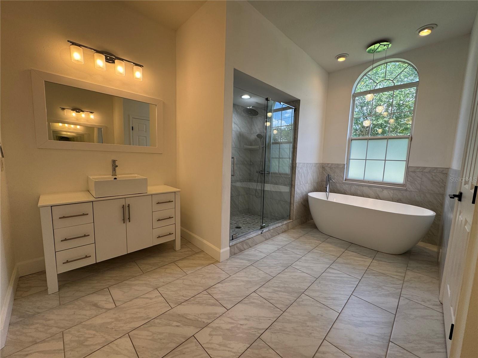 GOLDEN HILLS TURF & COUNTRY CLUB - Residential Lease