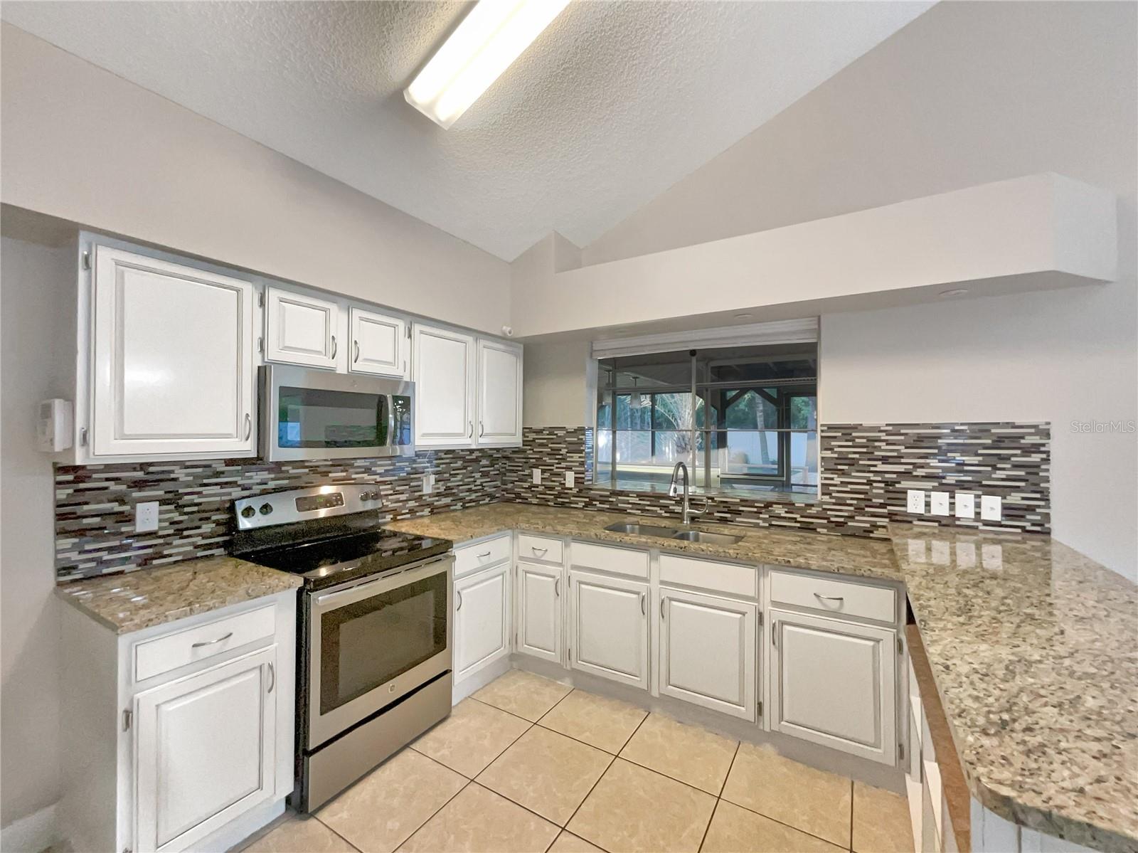 BAY POINTE PH 02 - Residential