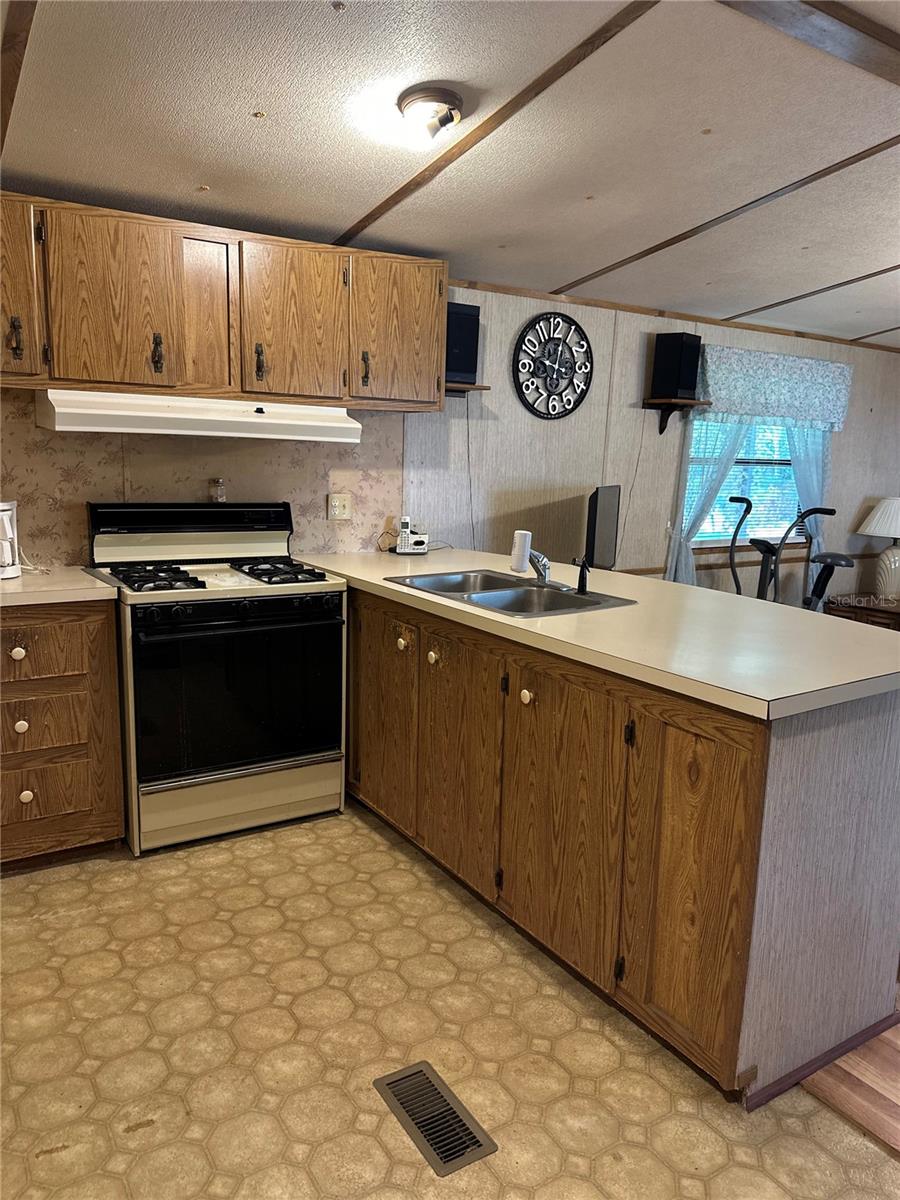 SILVER MDWS NORTH - Residential