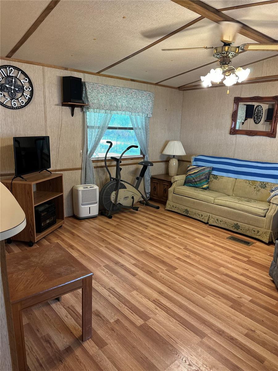 SILVER MDWS NORTH - Residential