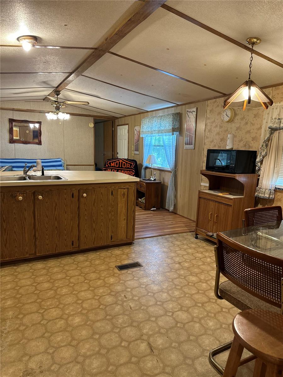 SILVER MDWS NORTH - Residential