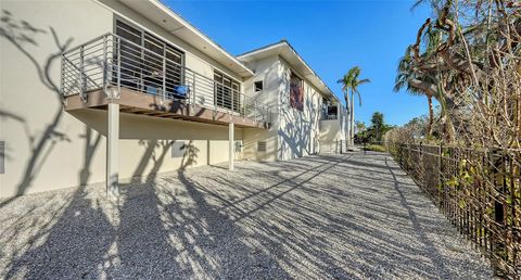 A home in LONGBOAT KEY