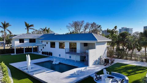 A home in LONGBOAT KEY