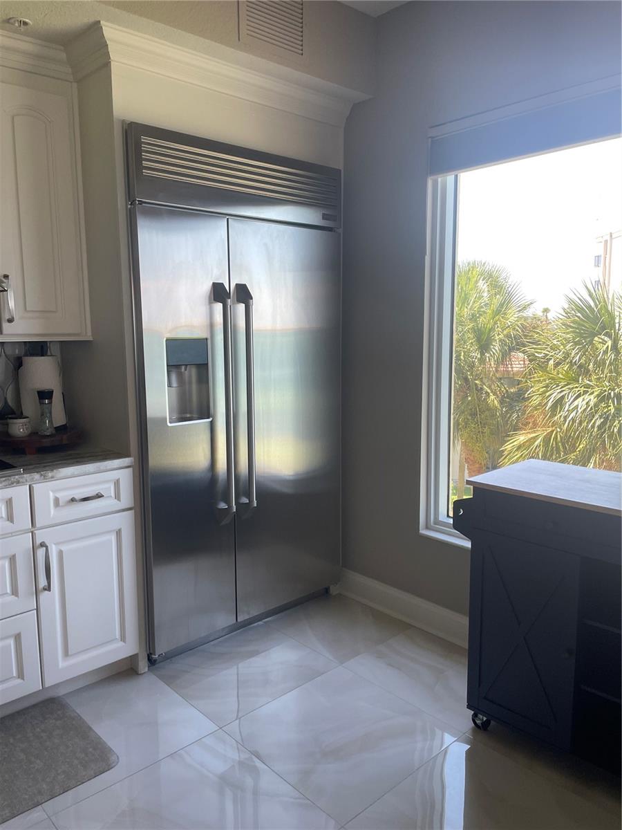 PARADISO CONDO - Residential Lease