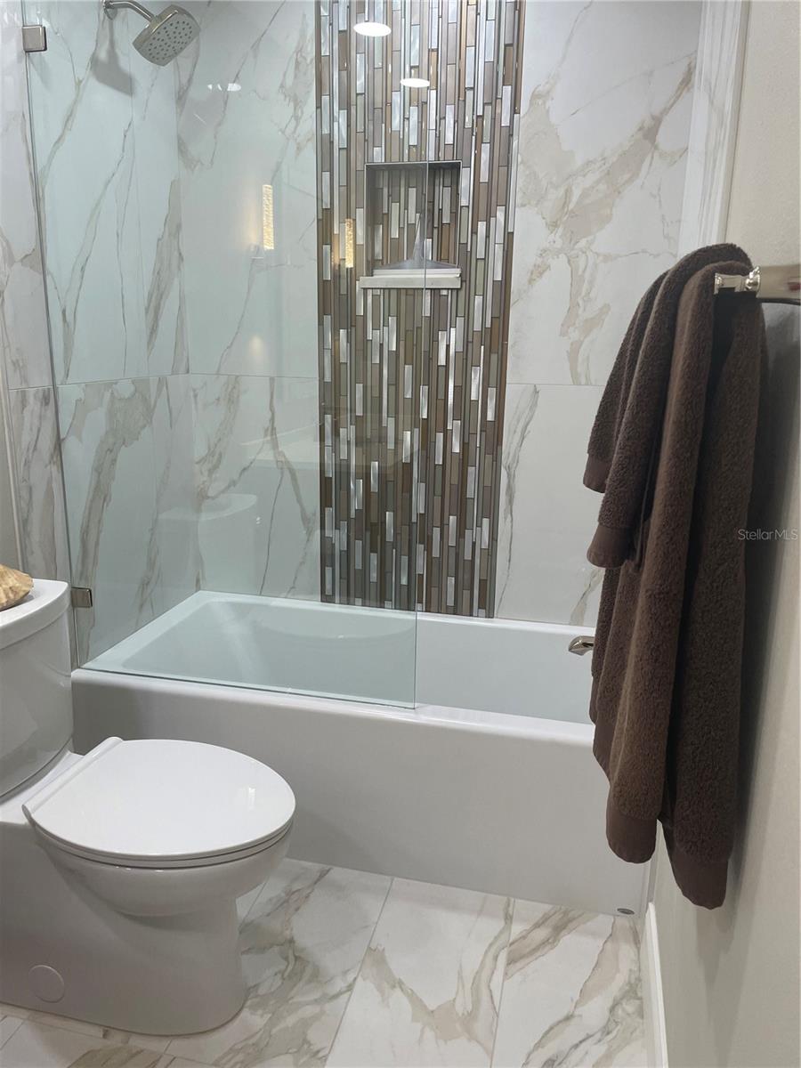 PARADISO CONDO - Residential Lease