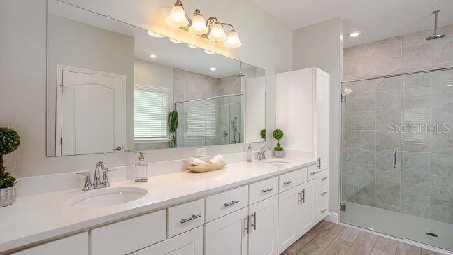 AVALON WOODS - Residential