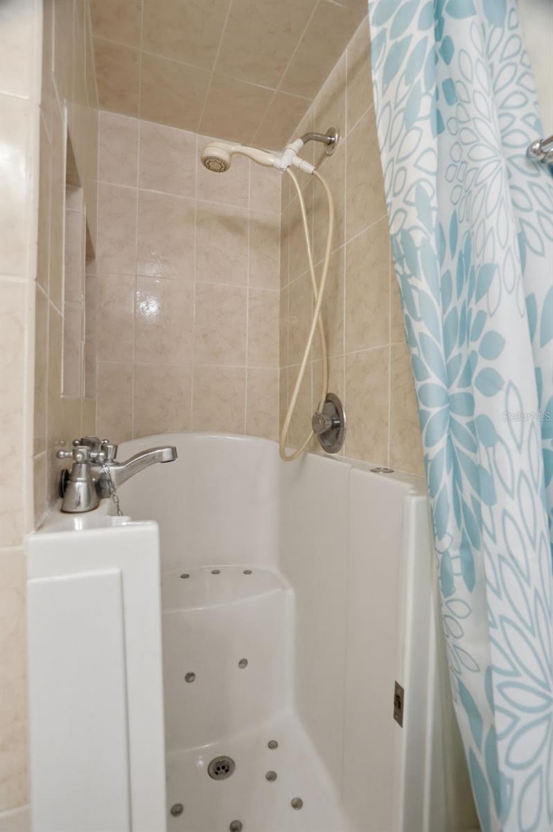 GULF HARBORS CONDO - Residential