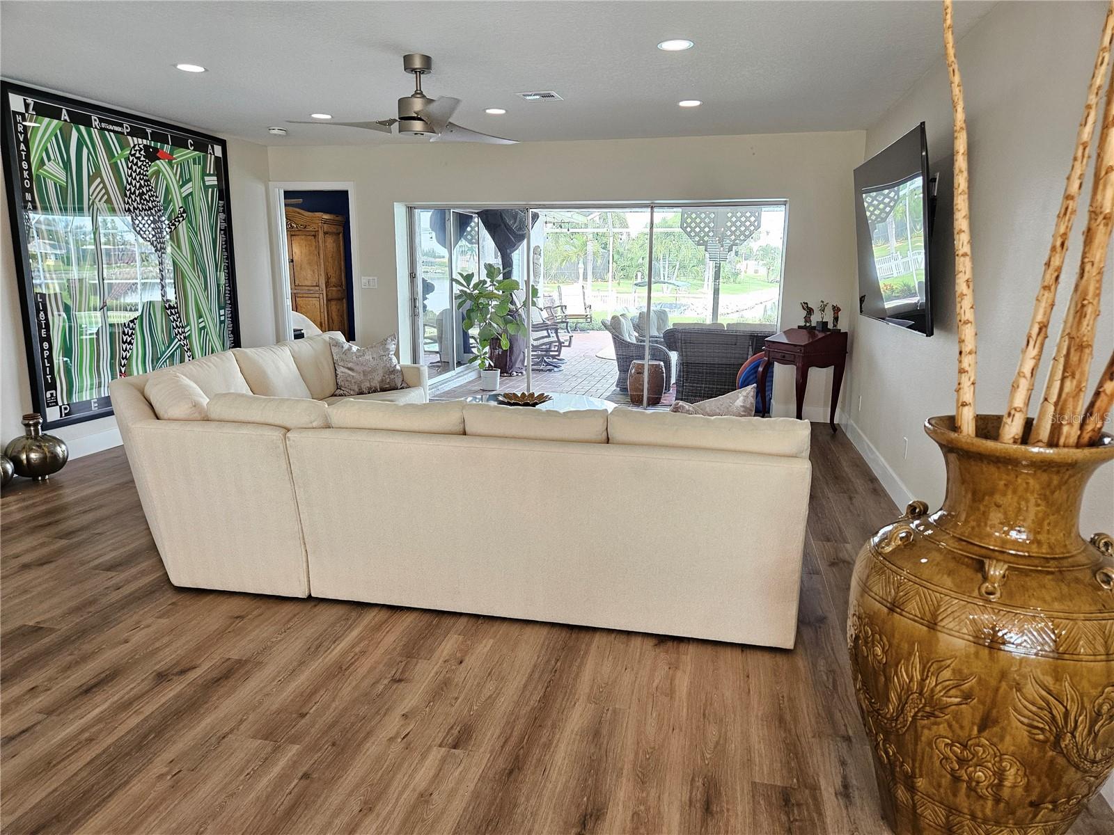 VENICE GARDENS SEC 2 - Residential Lease