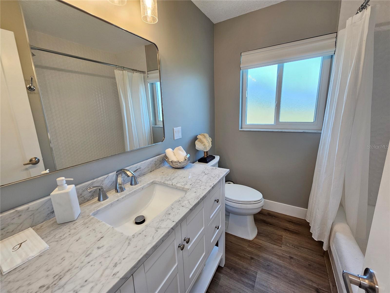 VENICE GARDENS SEC 2 - Residential Lease