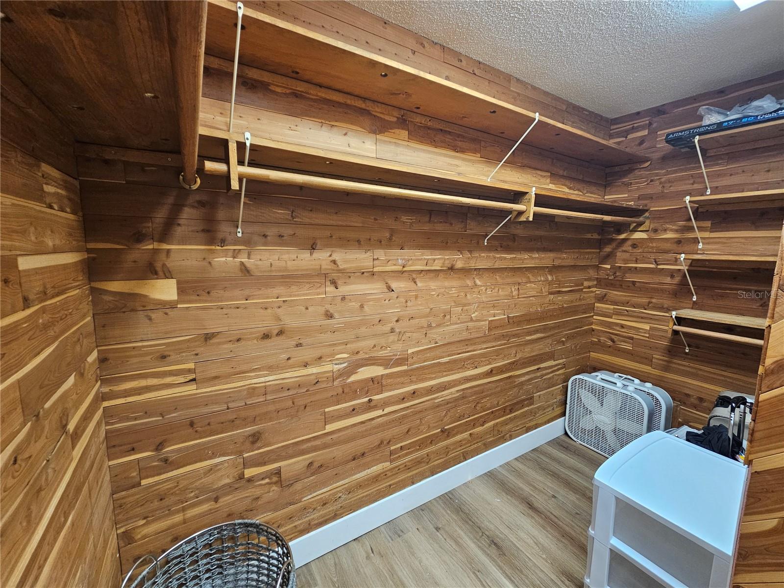 VENICE GARDENS SEC 2 - Residential Lease