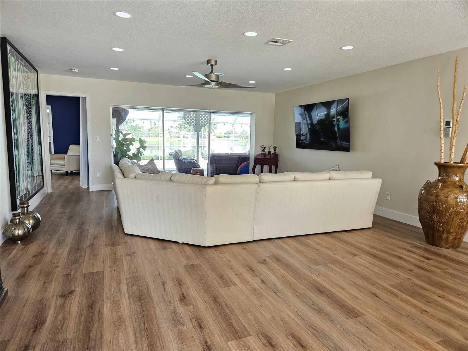 VENICE GARDENS SEC 2 - Residential Lease