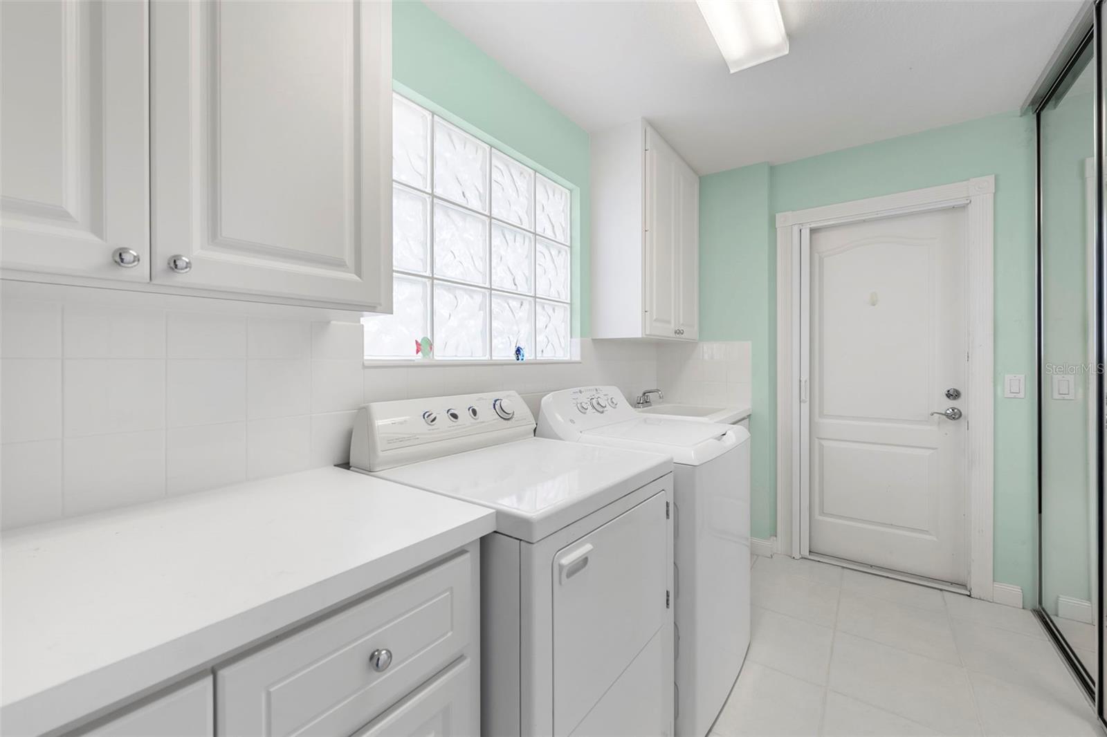 VILLAGEWALK - Residential