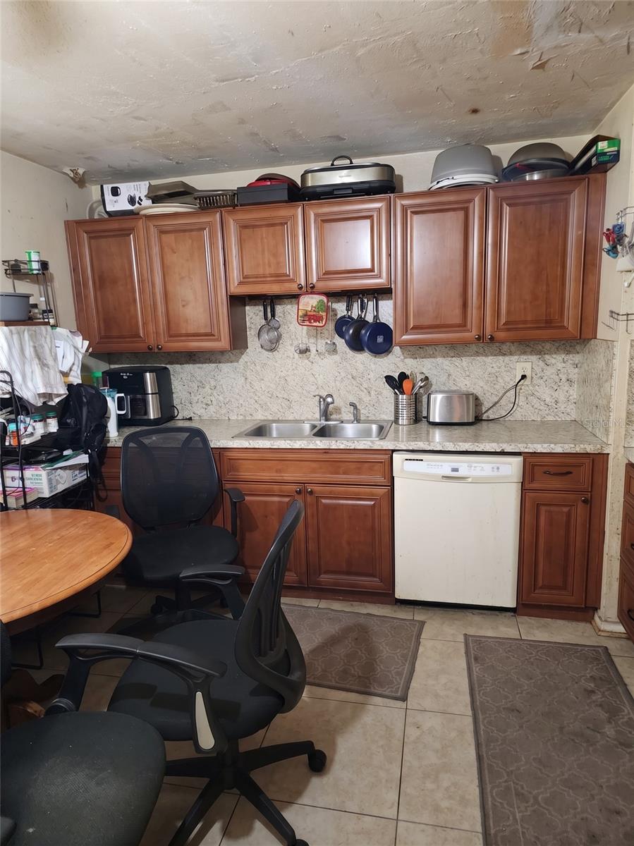 3539 COLLEEN DRIVE