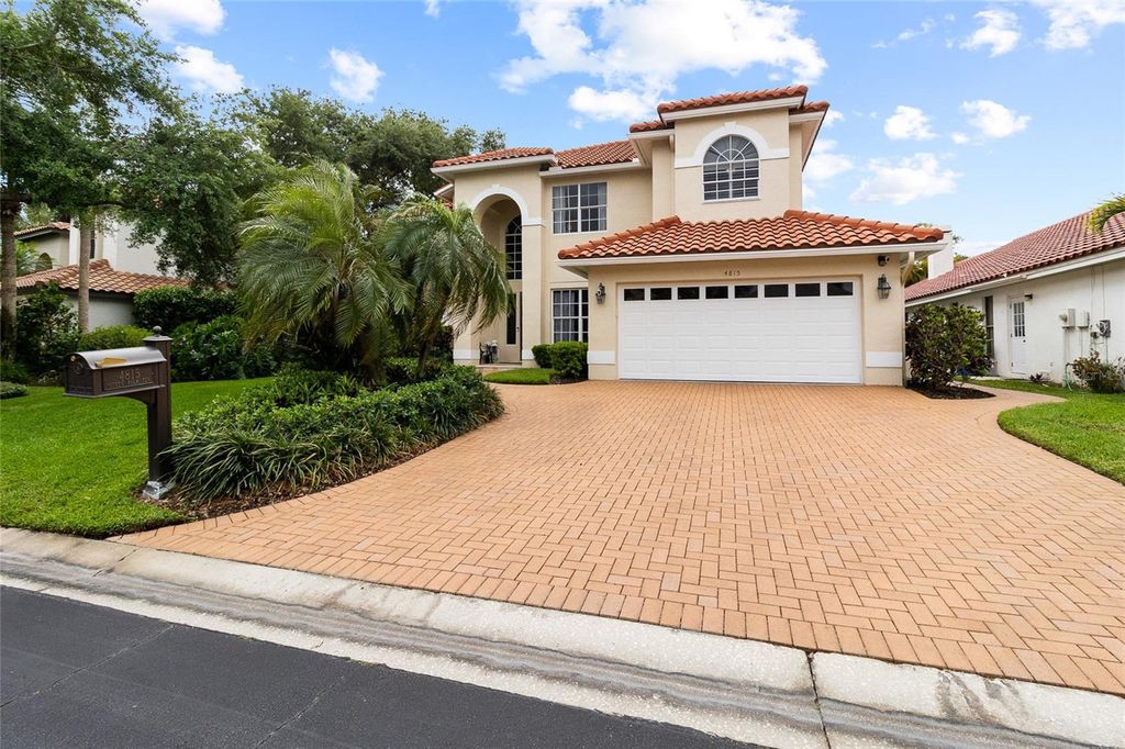 Photo of 4815 Queen Palm Terrace NE, St Petersburg, FL 33703 (MLS # TB8496804)
