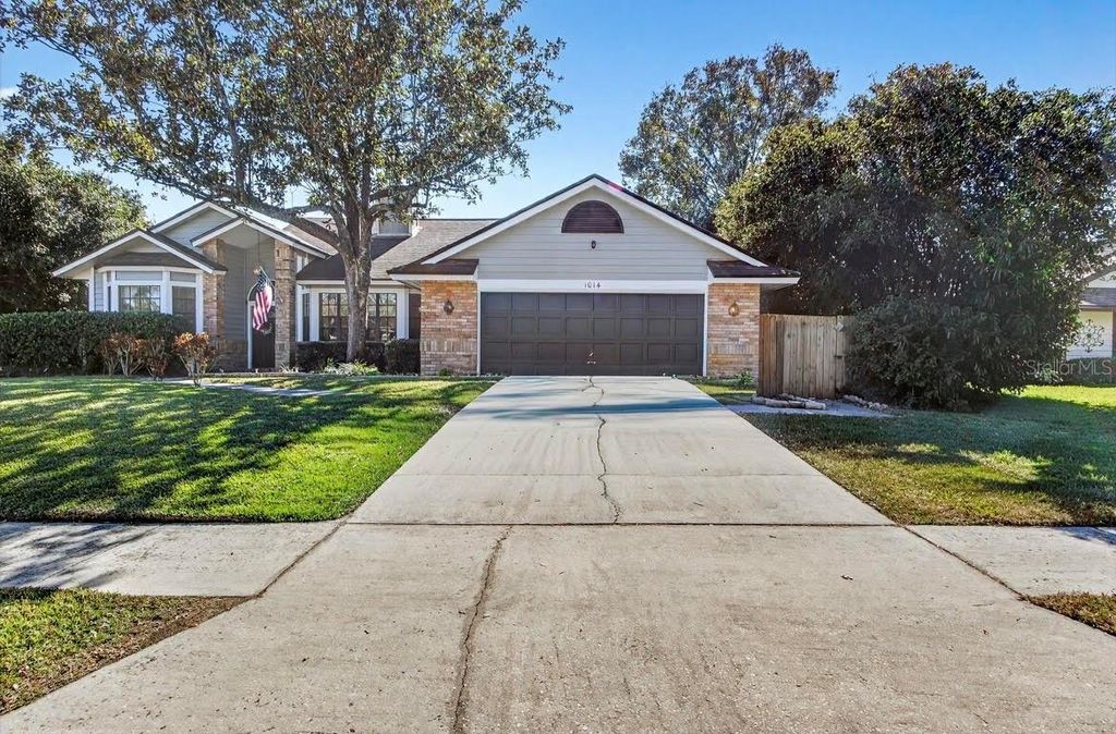 Photo of 1014 Willa Lake Circle, Oviedo, FL 32765 (MLS # R4911393)